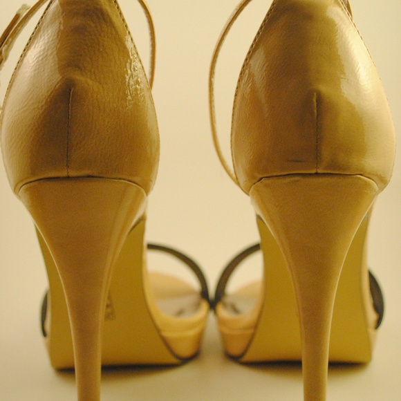 Women's High Heels - Picture 2 of 3